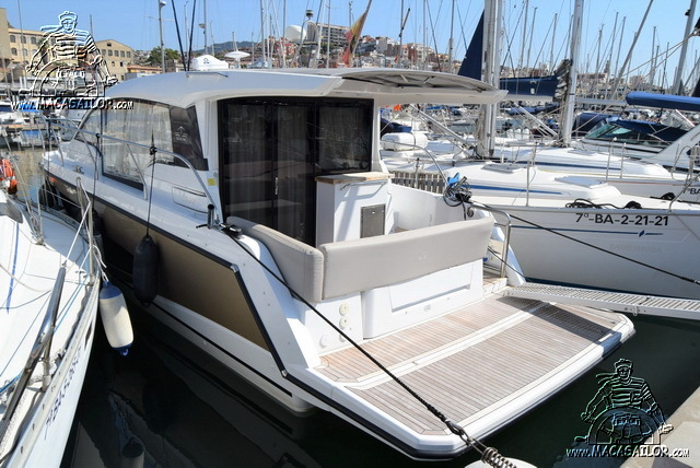 Sealine C330
